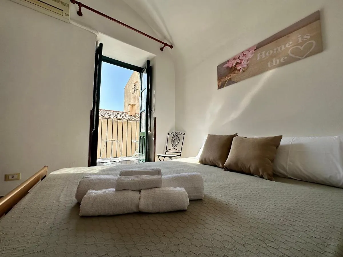 Costa Holiday House تْشيفالو
