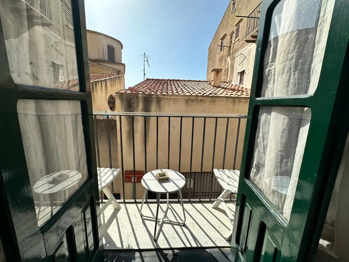 Costa Holiday House تْشيفالو